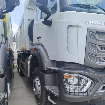 Autocarro con cassone ribaltabile per carichi pesanti HOHO NX 6×4 con motore da 400 CV e carico utile di 25-35 tonnellate per attività minerarie e edilizie