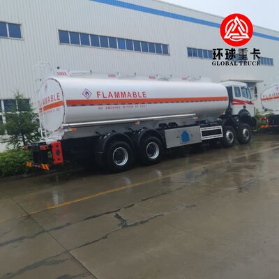 Beiben 8x8 35000L Heavy Duty Fuel Bowser Truck per le operazioni minerarie in Congo