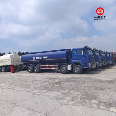 Autocisterna HOWO NX 8x4 da 30000L per il mercato della Tanzania