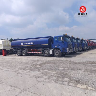 Autocisterna HOWO NX 8x4 da 30000L per il mercato della Tanzania