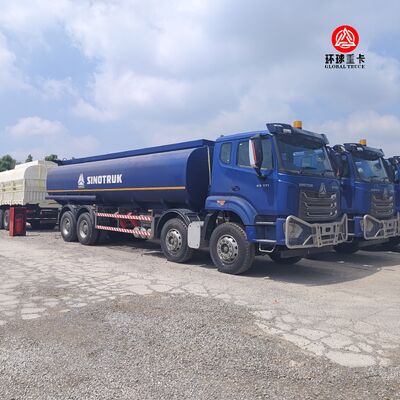 HOWO NX 8x4 30000L Fuel Tanker Truck Heavy Duty Diesel Bowser Truck per il mercato nigeriano