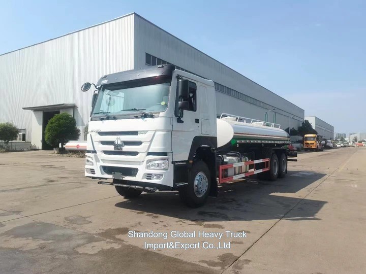 Nuovo e usato Shacman HOWO petrolio / carburante / acquario cisterna camion-cisterna in vendita
