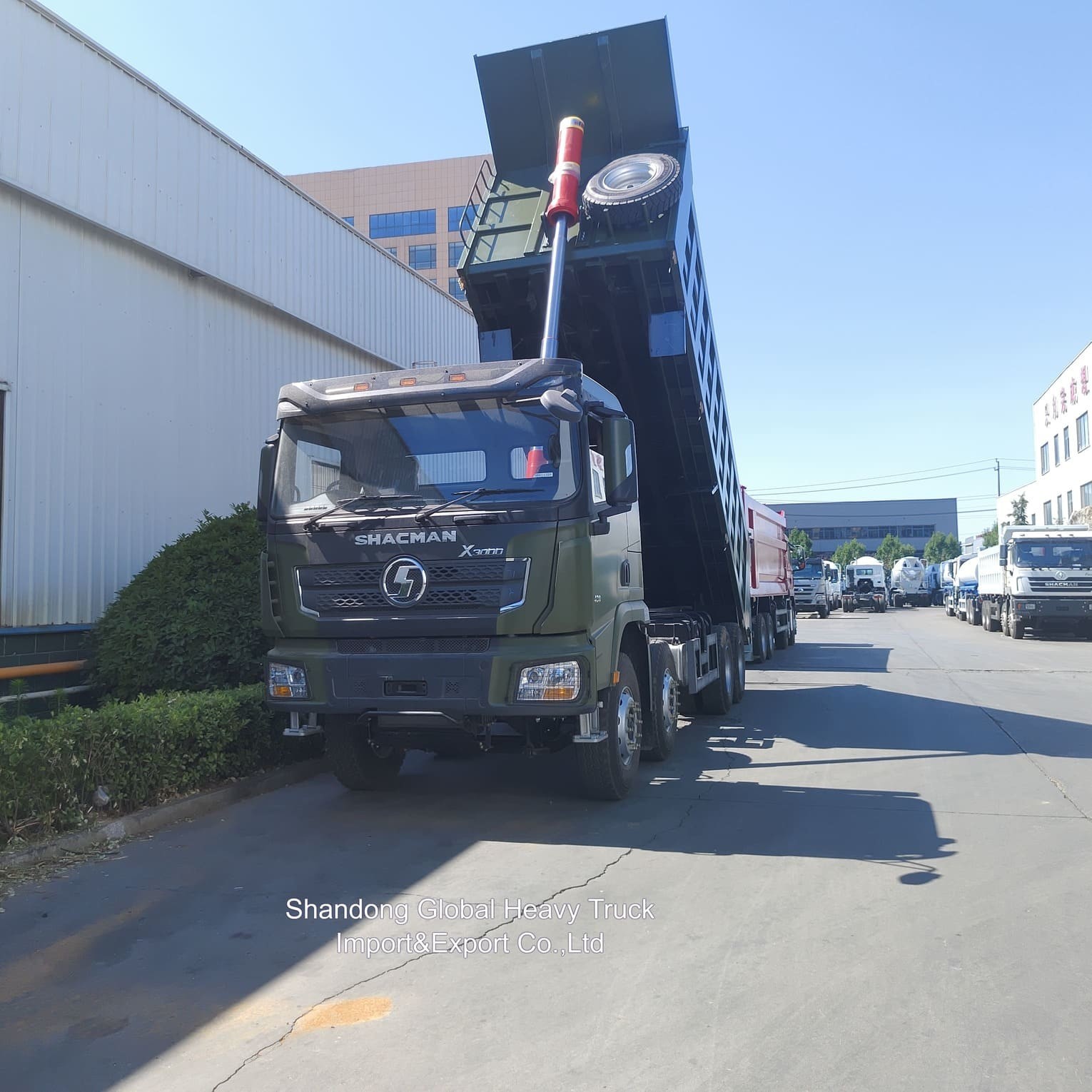 Shacman X3000 Dump Truck 8X4 Drive Wheel Heavy Duty Tipper Truck con capacità di carico da 31 a 40 t e motore WEICHAI WP12 / WP13