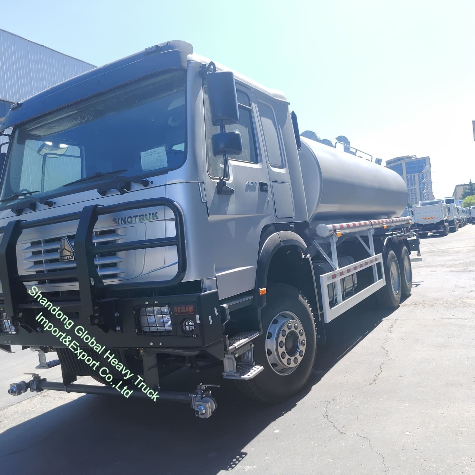 HOWO Cisterna dell'acqua Sinotruck HOWO 6*4 Cisterna degli sprinkler 20000 litri Cisterna dell'acqua in vendita