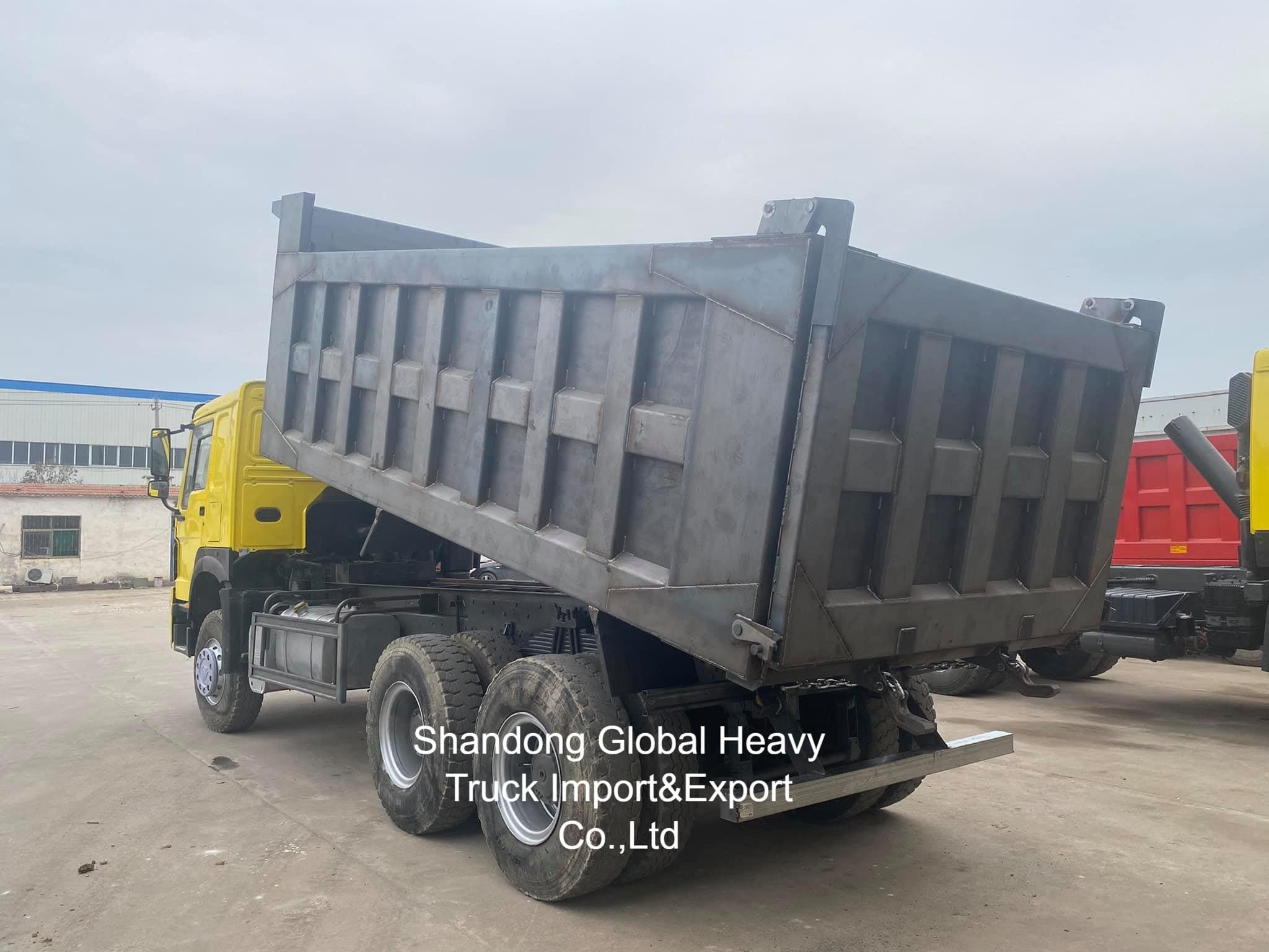 Camion usato HOWO 8X4 / 6X4 Camion spazzatura Sinotruk Tipper 10 ruota 50 tonnellate Camion usato Camion spazzatura