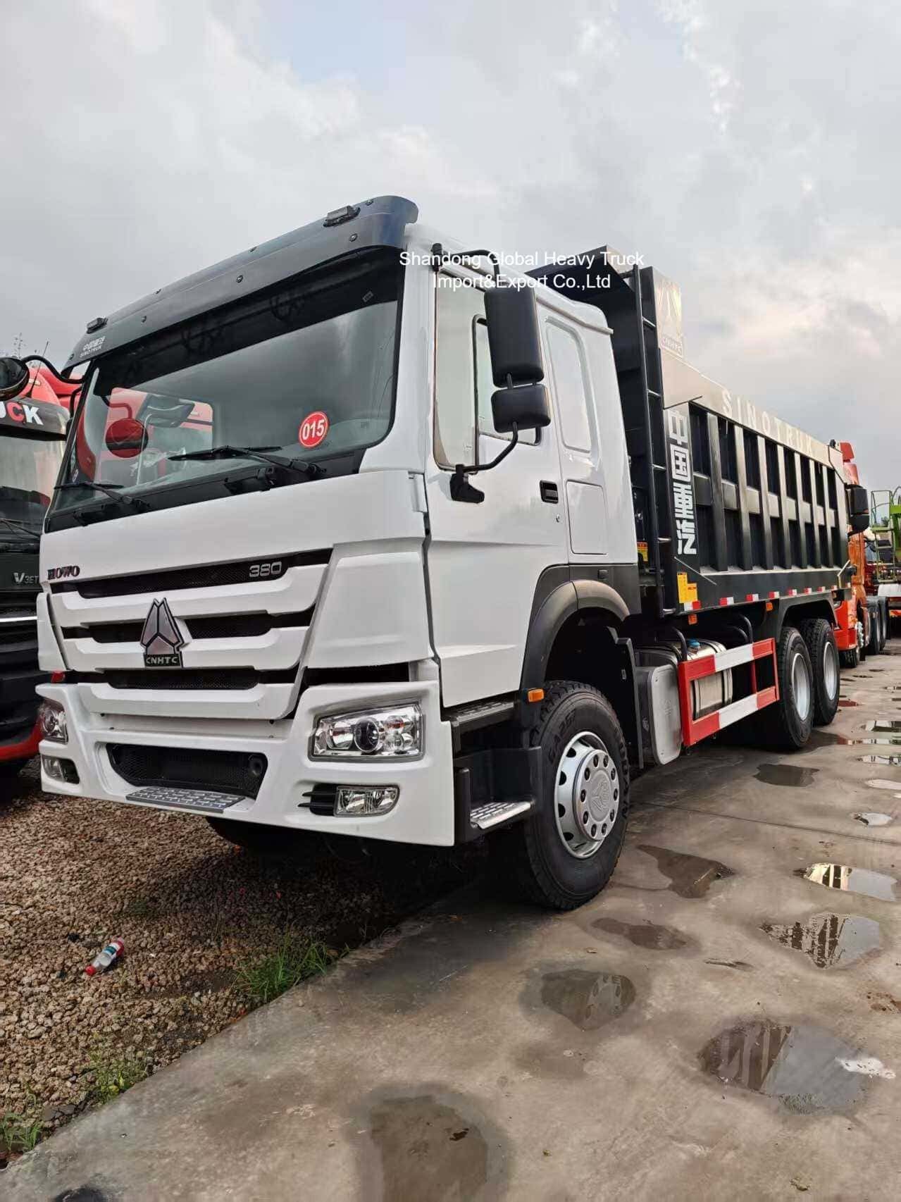Autocarro con cassone ribaltabile HOWO 6x4 con telaio 6×4 rinforzato con motore 371HP e cassone di carico ad alta resistenza per l'estrazione mineraria della Nigeria
