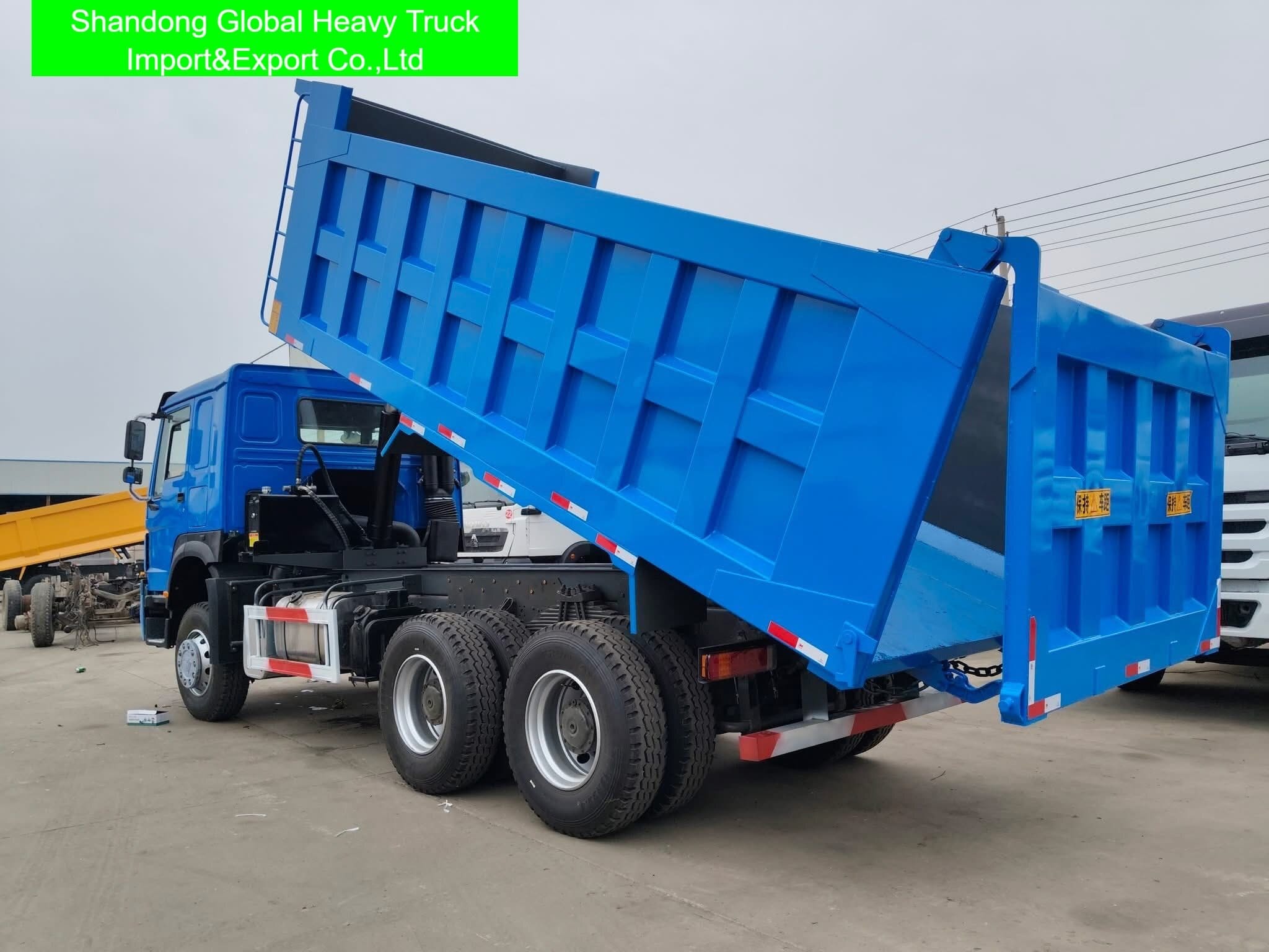 Autocarro ribaltabile Sinotruck HOWO-7 371HP 6x4 usato e ricondizionato