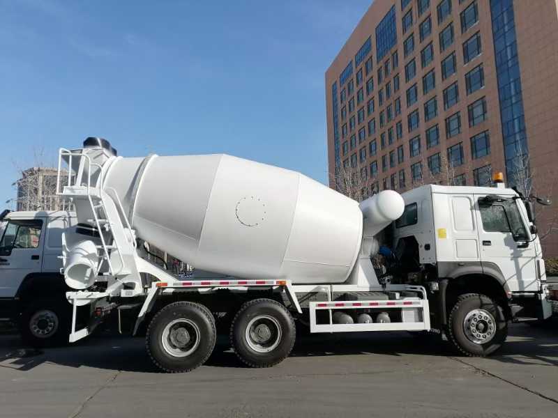 Sinotruk HOWO 6x4 Concrete Mixer Truck con motore da 336-430 CV e capacità da 8-12cbm per costruzioni pesanti