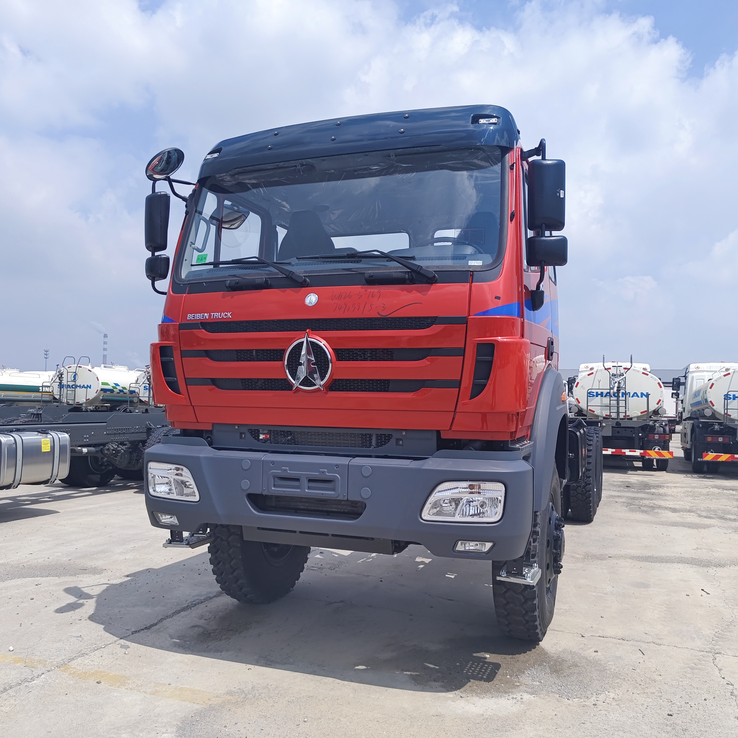 BEIBEN 2638 6×6 Heavy Duty Mining Dump Truck con motore WEICHAI da 380 CV e carico utile da 30 a 35 tonnellate per il mining off-road