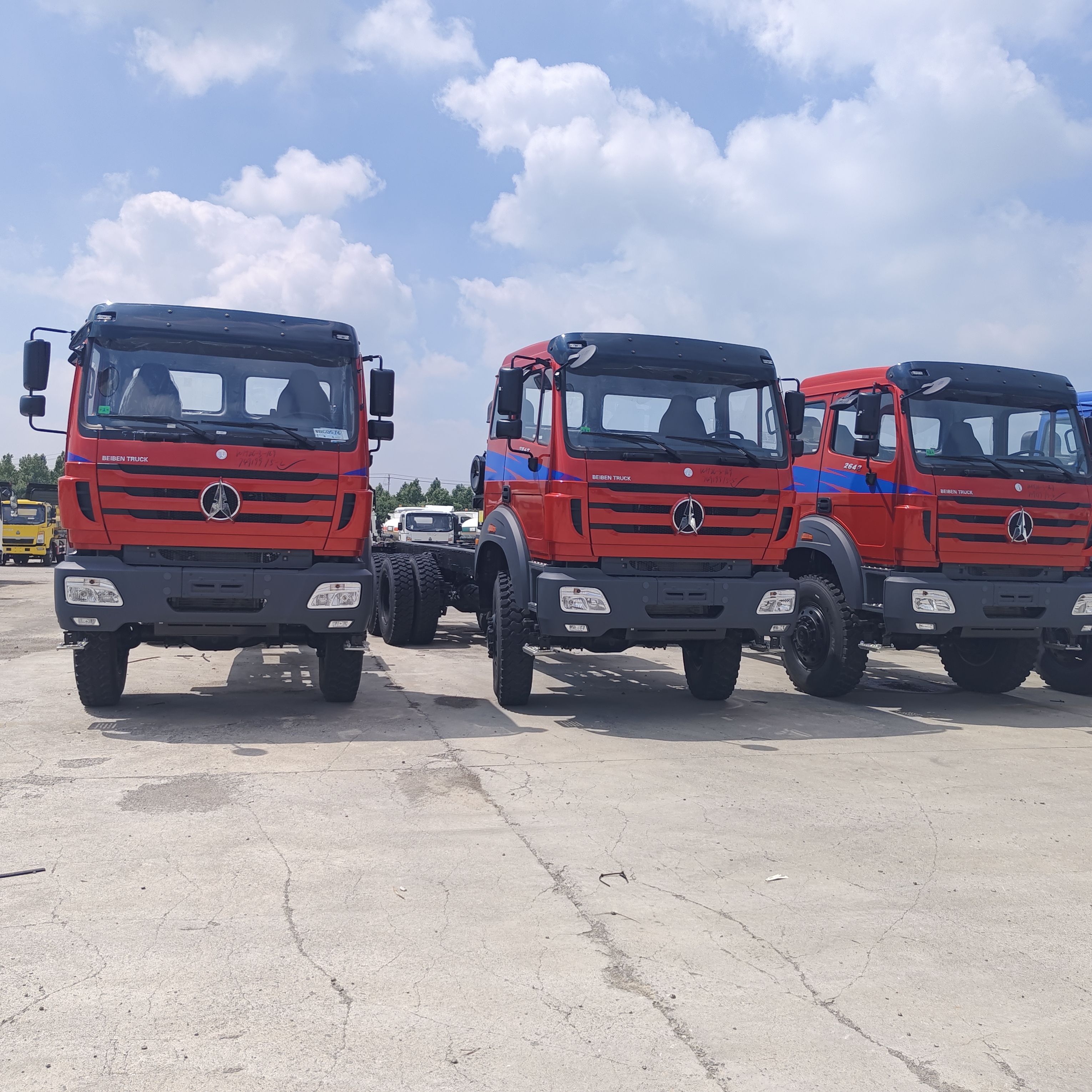 BEIBEN 2642 6×4 Heavy Duty Dump Truck con motore WEICHAI da 420 CV e carico utile da 25 a 35 tonnellate per miniere e costruzioni