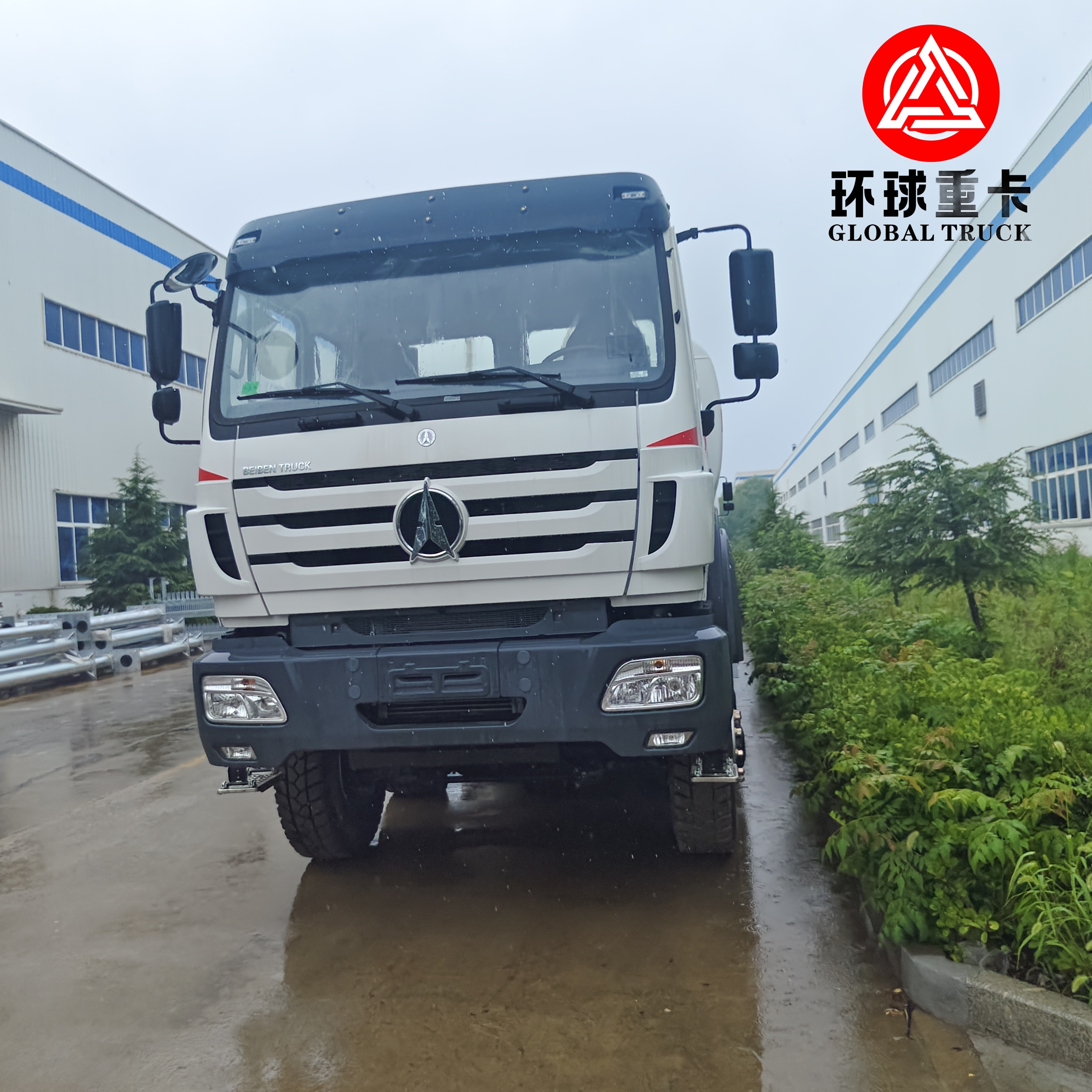 Beiben 8x8 35000L Heavy Duty Fuel Bowser Truck per le operazioni minerarie in Congo