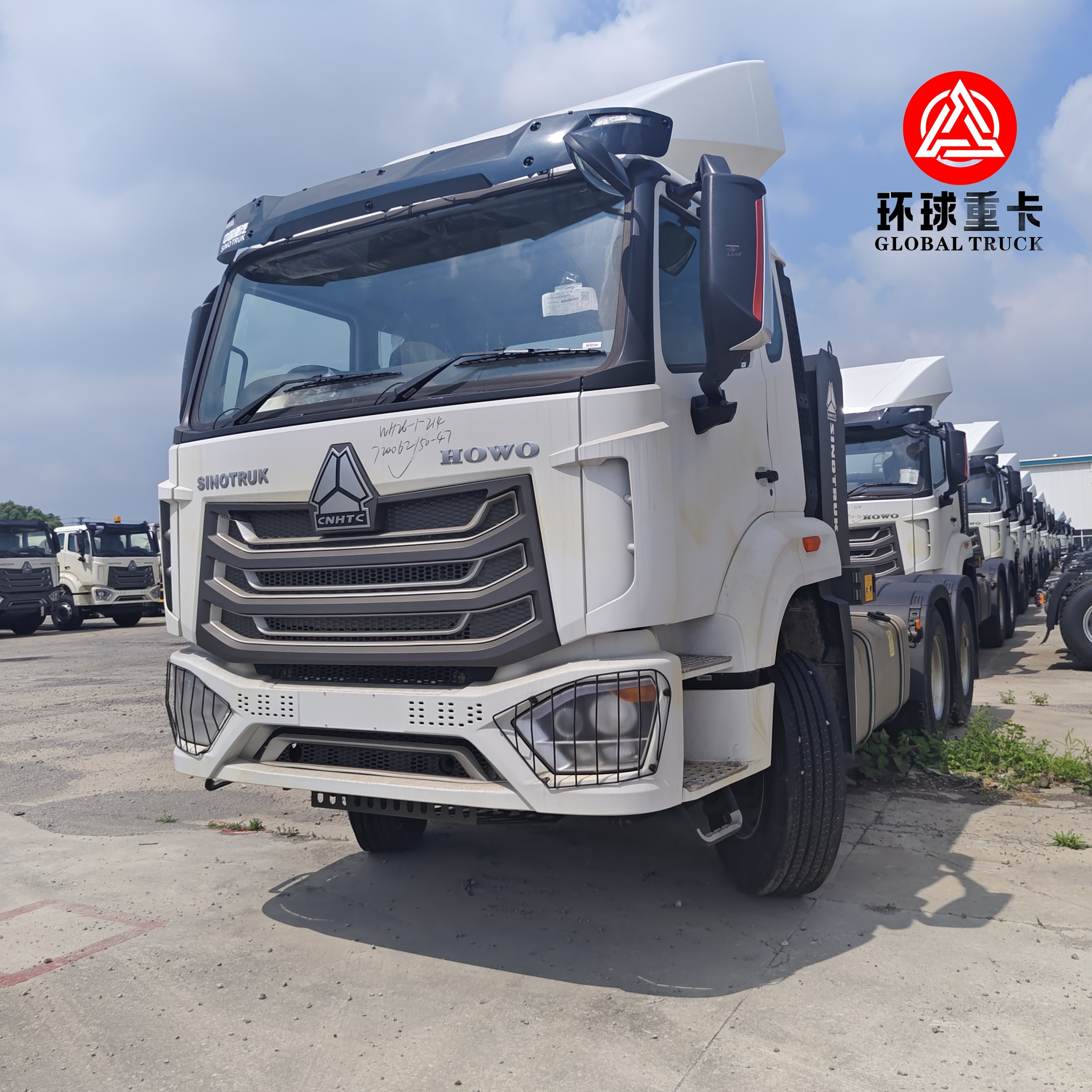 Nuovo HOWO NX 6x4 430 CV a guida a destra trattore camion Prime Mover per la Tanzania Logistics