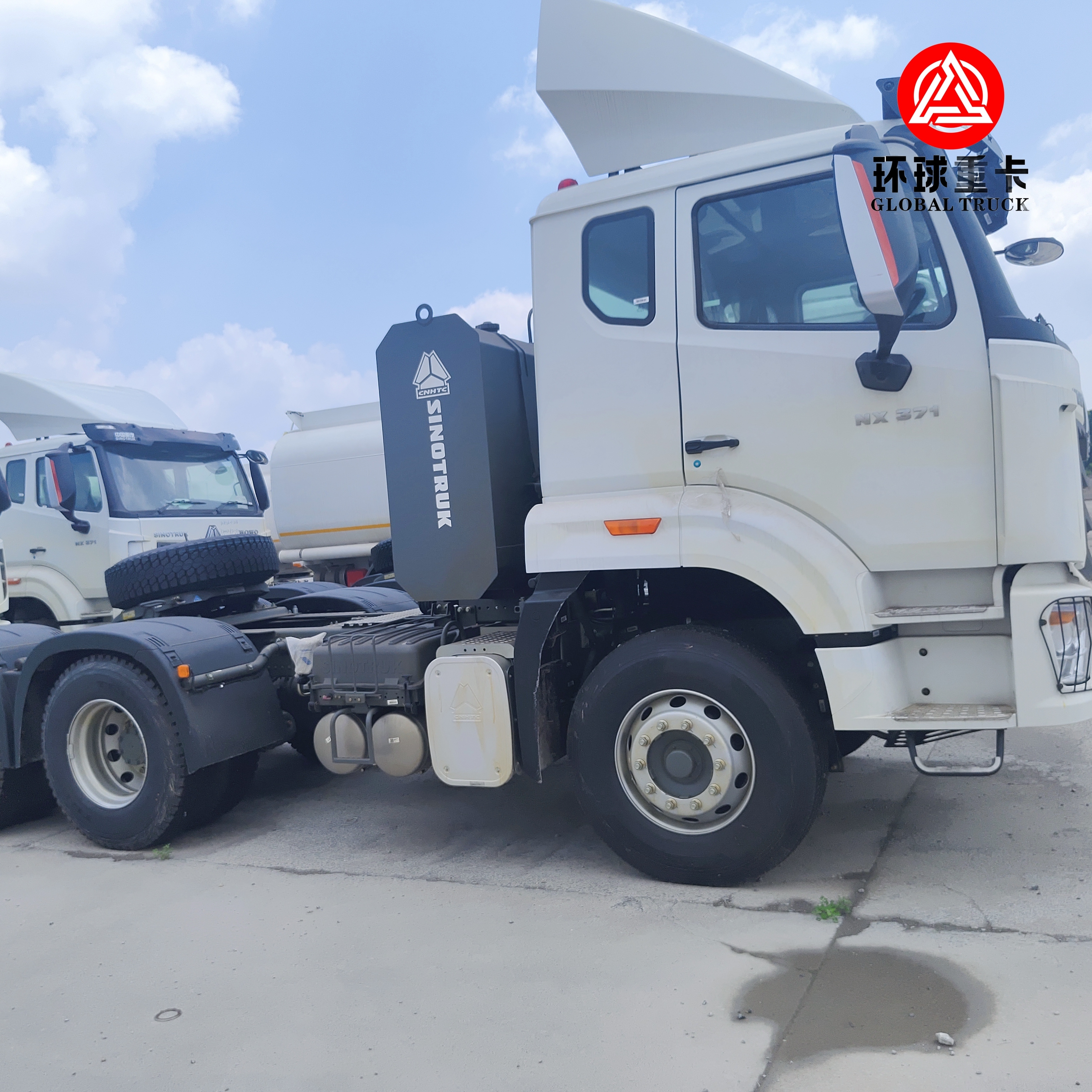 Nuovo trattore HOWO NX 6x4 371HP per carichi pesanti per servizi logistici e di trasporto merci
