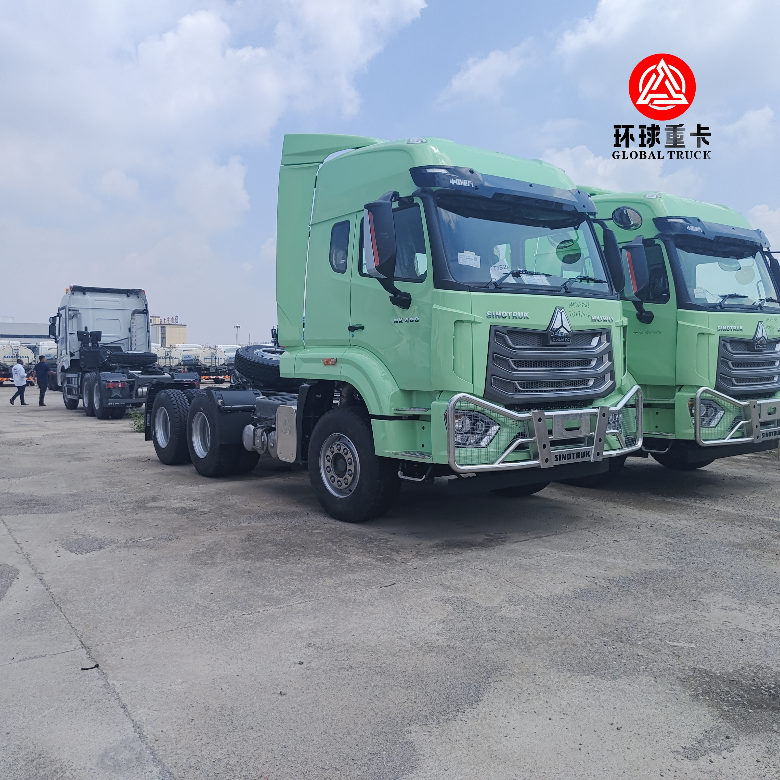 Nuovo HOWO NX 6x4 Traktor Truck 430HP Heavy Duty Prime Mover per il mercato africano